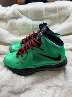 Nike Lebron 10 Cutting Jade Size  7Y No Box